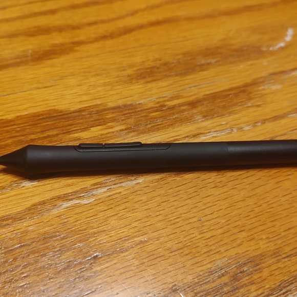 Wacom Intuos Drawing Tablet, Stylus, and Cable - Picture 4 of 6